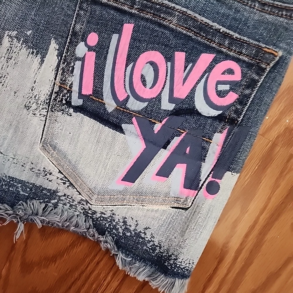American Eagle Outfitters vintage hi-rise festival shorts 8 painted Hard to find